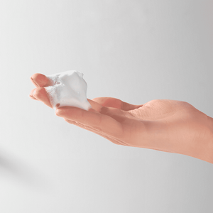 Nawilżająca pianka myjąca do skóry suchej i wrażliwej 50 ml