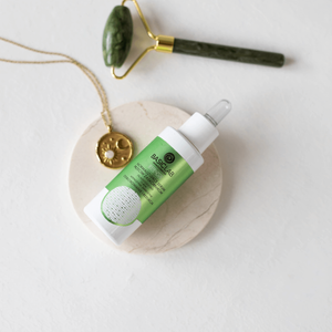 Normalizujące serum przeciw zaskórnikom z 5% azeloglicyny i 1% BHA