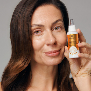 Antyoksydacyjne serum wzmacniające 0,5% ergotioneiny, 5% kompleksu diglukozydu kwasu galusowego, EGCG, Blask i Elastyczność